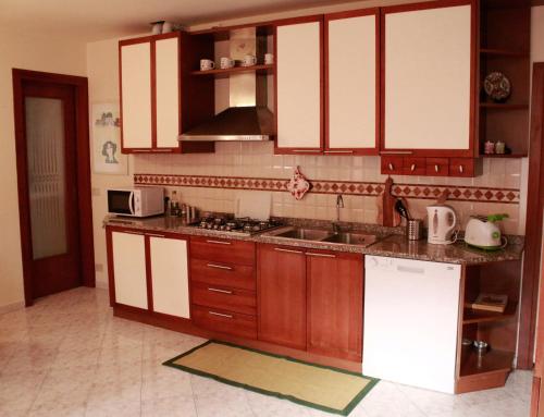 Bacanal Apartment - image 3